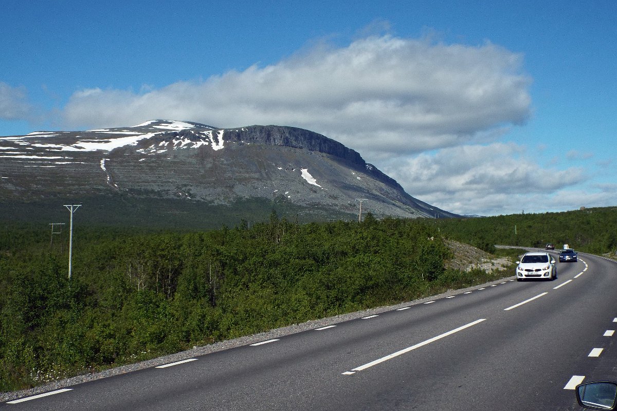 DSCF4439.jpg - Mägi, mis meenutab veidi Laululava tagakülge.