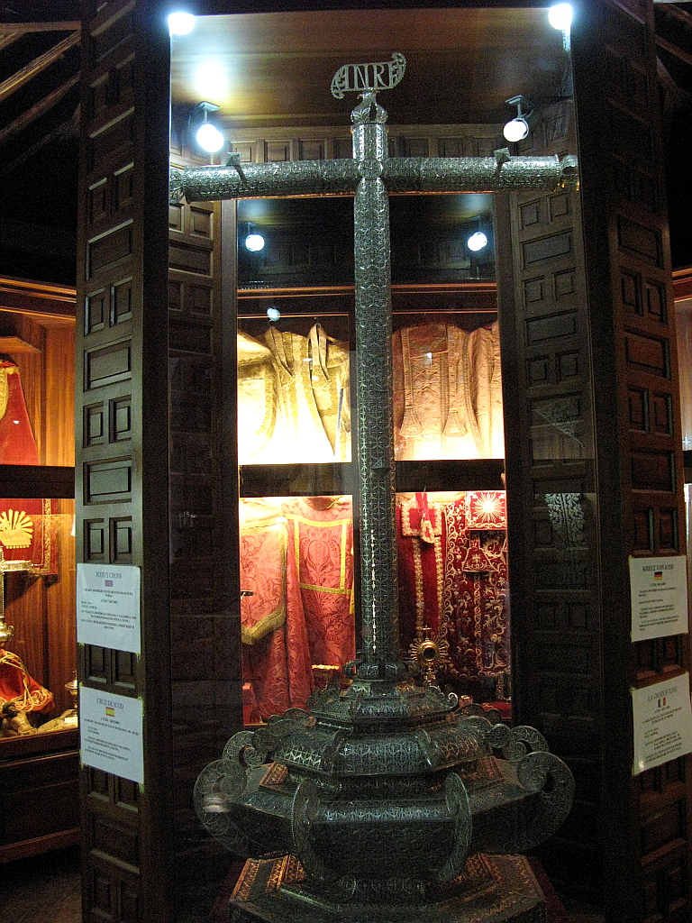 IMG_0602.JPG - Icod de los Vinos Parish Church (1515), suur hõberist, 47 kg